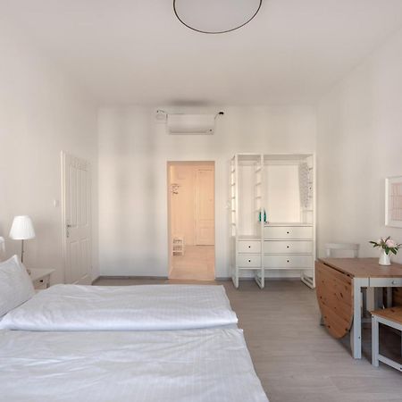 Studio Apartment Near University Вена Экстерьер фото