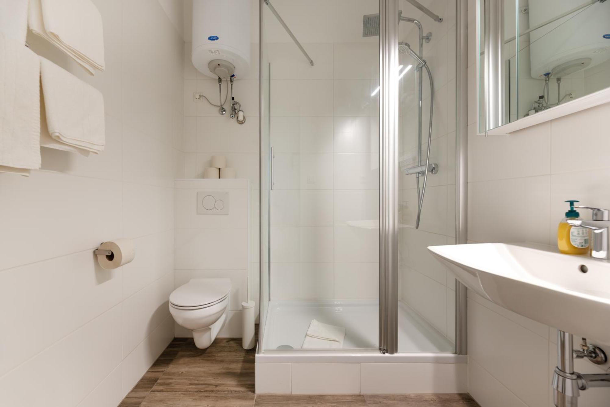 Studio Apartment Near University Вена Экстерьер фото